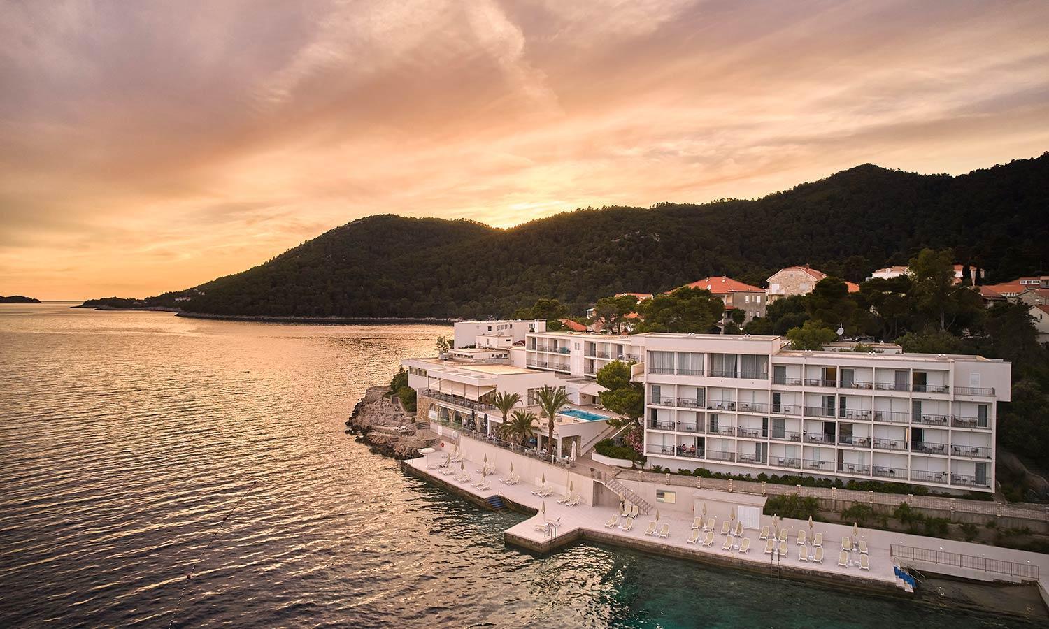 Aminess Younique Lume Hotel Brna Exterior foto